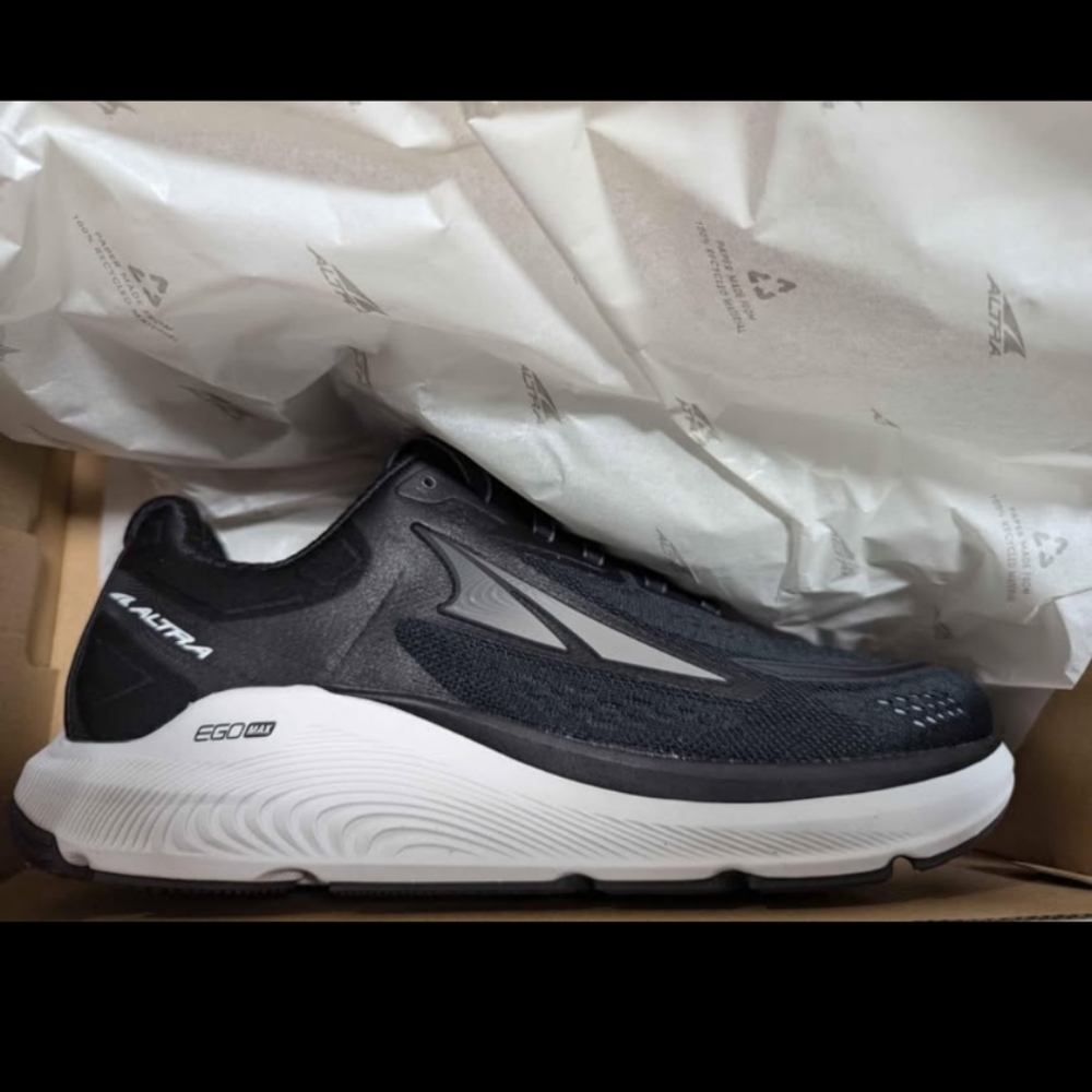 NIB Altra Paradigm 6 men's size 9